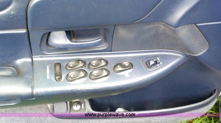 image for item A2942 1995 Ford Crown Victoria