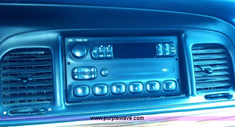 image for item A2942 1995 Ford Crown Victoria