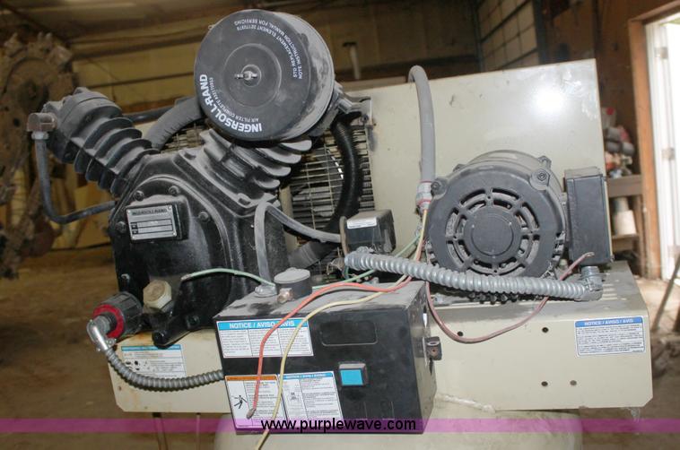image for item A2988 Ingersoll Rand 80 gallon air compressor