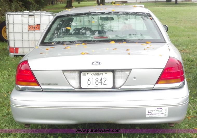 image for item A2994 2002 Ford Crown Victoria