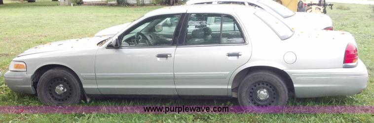 image for item A2994 2002 Ford Crown Victoria
