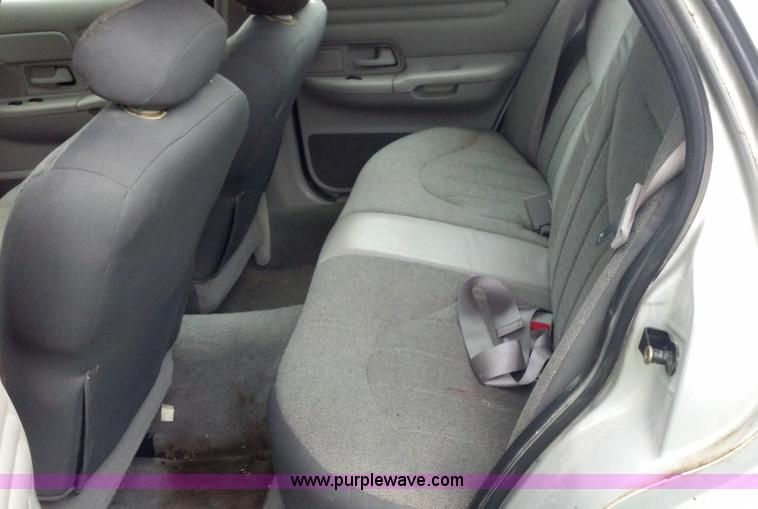 image for item A2994 2002 Ford Crown Victoria
