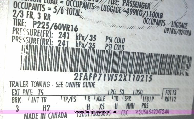 image for item A2994 2002 Ford Crown Victoria