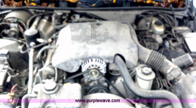 image for item A2994 2002 Ford Crown Victoria