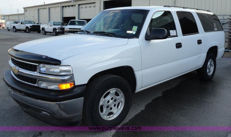 image for item A3202 2006 Chevrolet Suburban 1500 SUV