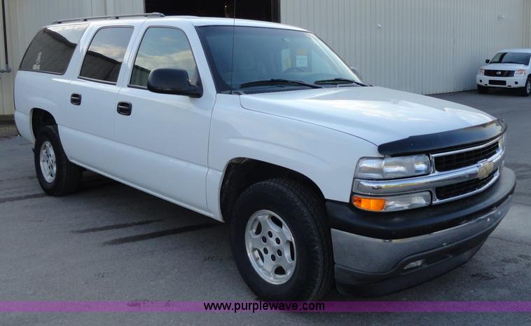 image for item A3202 2006 Chevrolet Suburban 1500 SUV