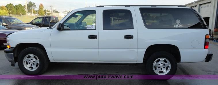 image for item A3202 2006 Chevrolet Suburban 1500 SUV