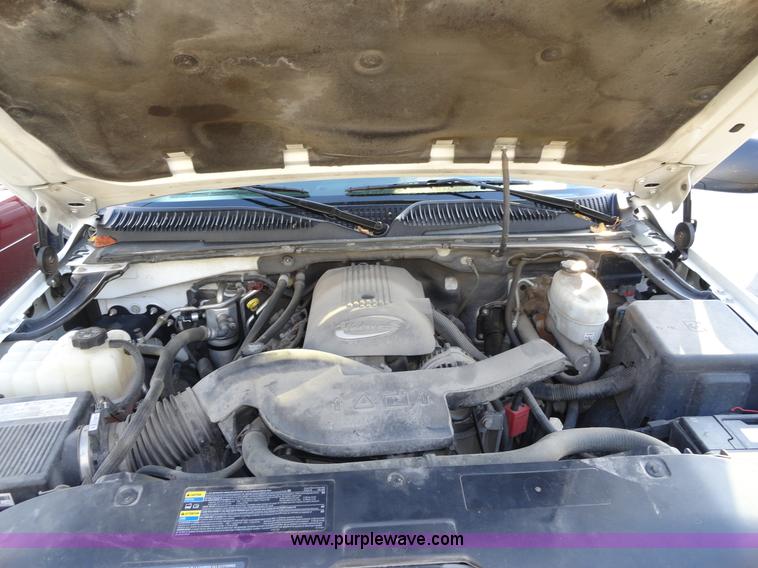 image for item A3202 2006 Chevrolet Suburban 1500 SUV