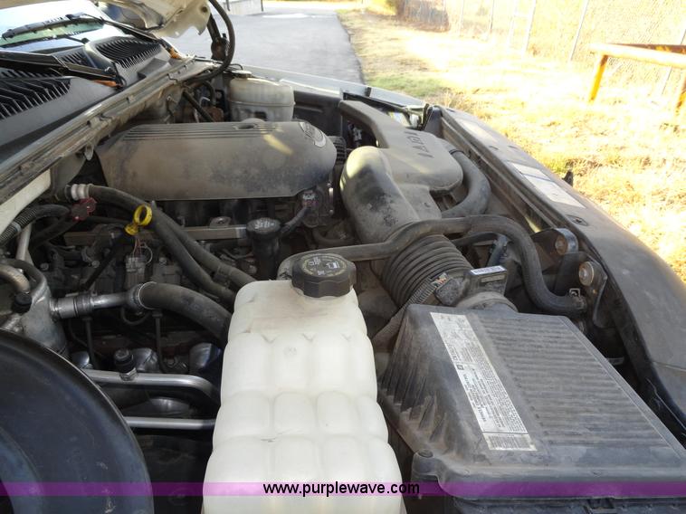 image for item A3202 2006 Chevrolet Suburban 1500 SUV