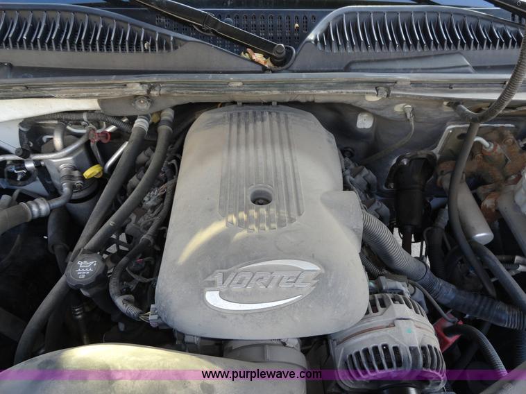 image for item A3202 2006 Chevrolet Suburban 1500 SUV