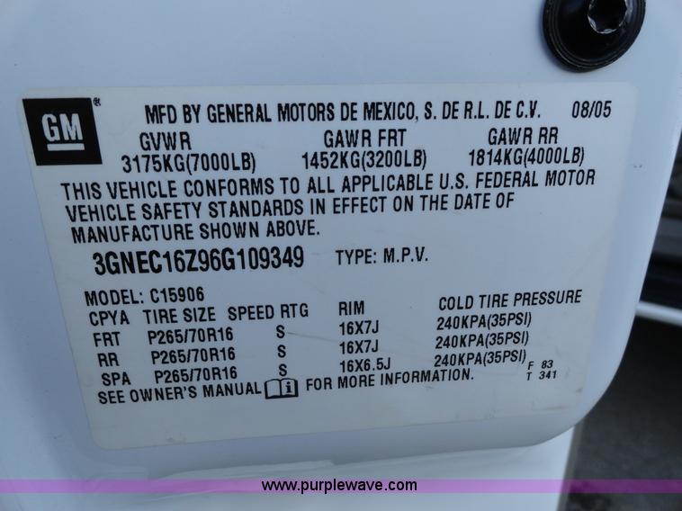 image for item A3202 2006 Chevrolet Suburban 1500 SUV