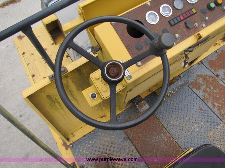 image for item A5016 Bomag BW12R roller