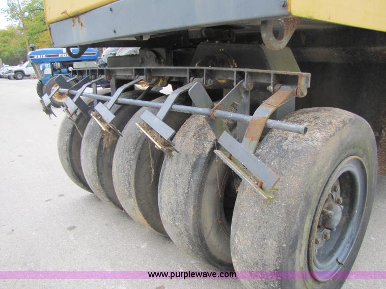 image for item A5016 Bomag BW12R roller