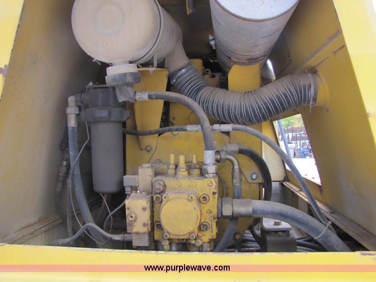 image for item A5016 Bomag BW12R roller