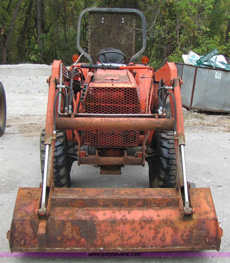 image for item A5019 Kubota L2900 MFWD tractor
