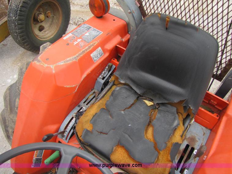 image for item A5019 Kubota L2900 MFWD tractor