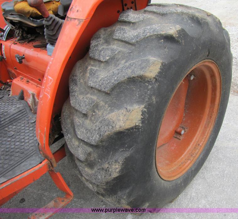 image for item A5019 Kubota L2900 MFWD tractor