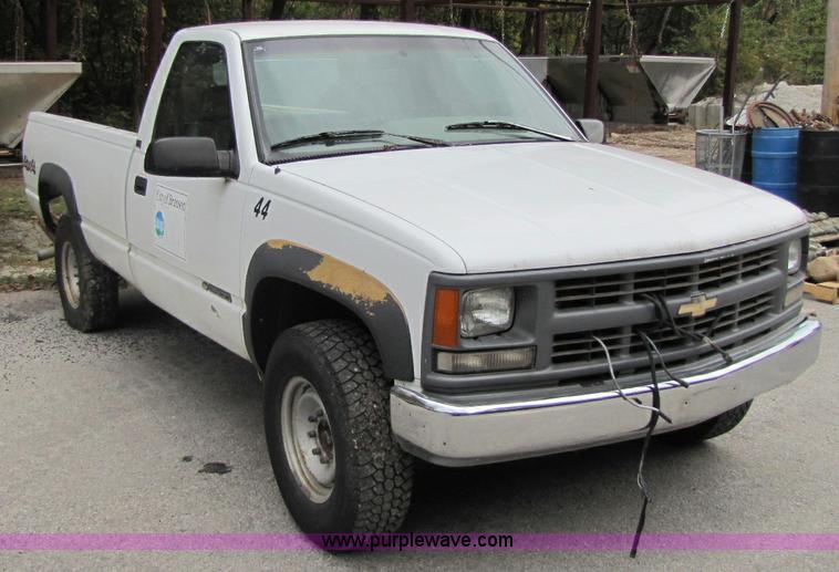 image for item A5021 1996 Chevrolet K2500 pickup truck