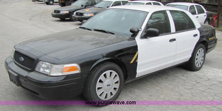 image for item A5024 2007 Ford Crown Victoria Police Interceptor