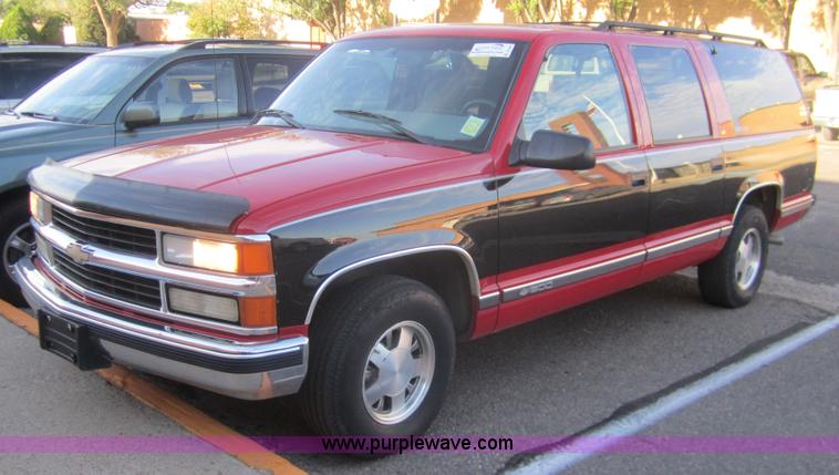 image for item B3004 1997 Chevrolet Suburban 1500 SUV
