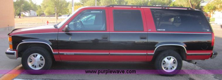 image for item B3004 1997 Chevrolet Suburban 1500 SUV