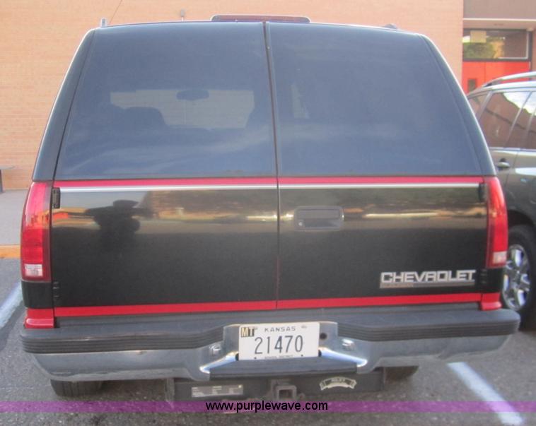 image for item B3004 1997 Chevrolet Suburban 1500 SUV