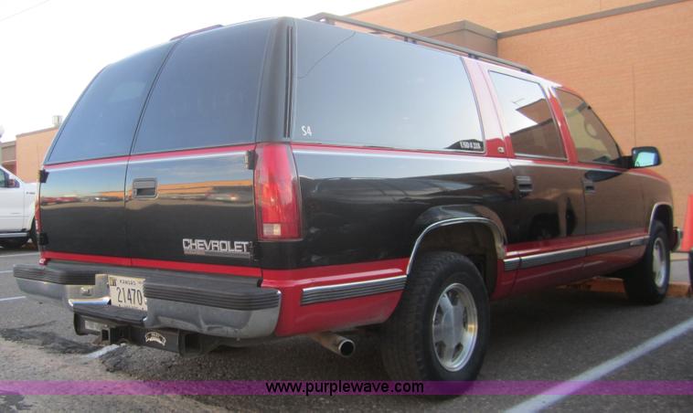 image for item B3004 1997 Chevrolet Suburban 1500 SUV