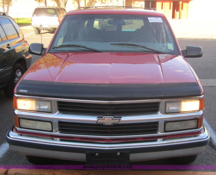 image for item B3004 1997 Chevrolet Suburban 1500 SUV