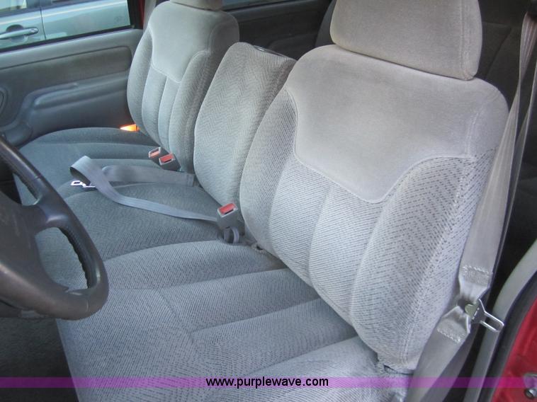 image for item B3004 1997 Chevrolet Suburban 1500 SUV