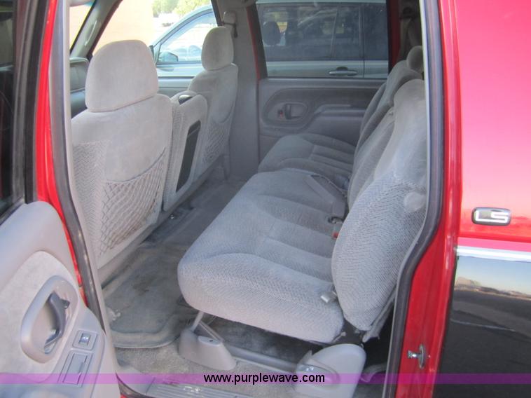 image for item B3004 1997 Chevrolet Suburban 1500 SUV