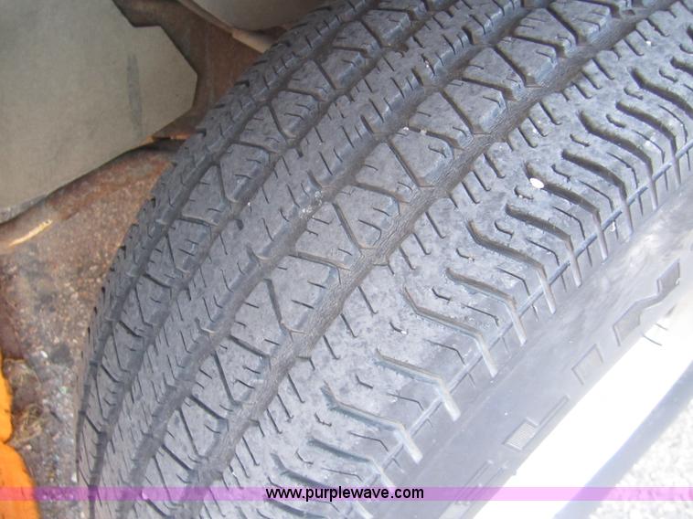 image for item B3004 1997 Chevrolet Suburban 1500 SUV