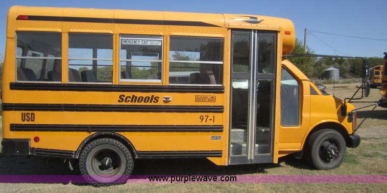 image for item B3018 1997 Chevrolet G3500 Blue Bird school bus