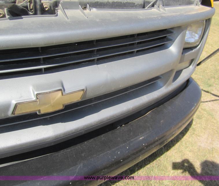 image for item B3018 1997 Chevrolet G3500 Blue Bird school bus