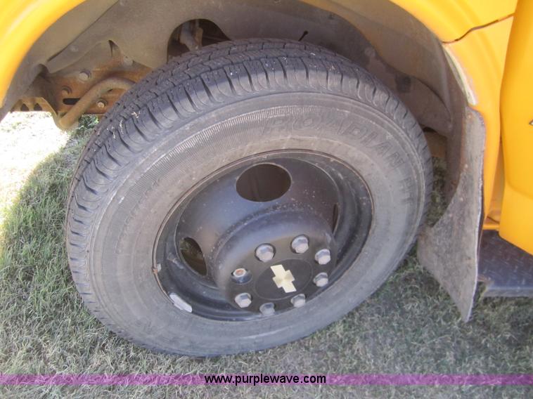 image for item B3018 1997 Chevrolet G3500 Blue Bird school bus