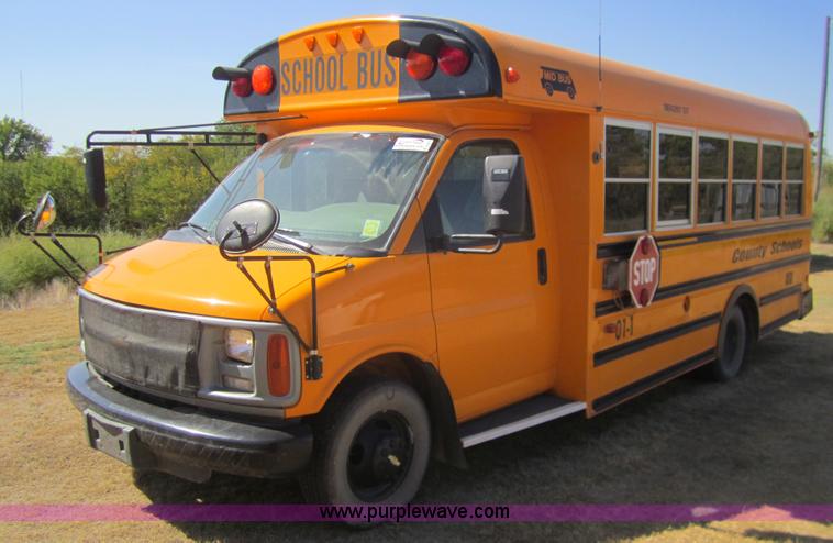 image for item B3019 2001 Chevrolet Express G3500 school bus