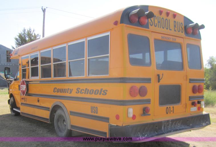 image for item B3019 2001 Chevrolet Express G3500 school bus