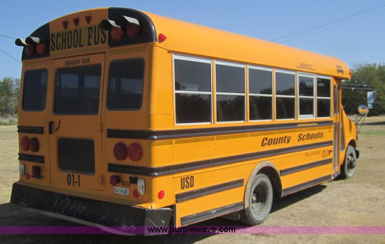 image for item B3019 2001 Chevrolet Express G3500 school bus
