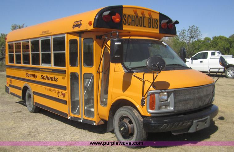 image for item B3019 2001 Chevrolet Express G3500 school bus
