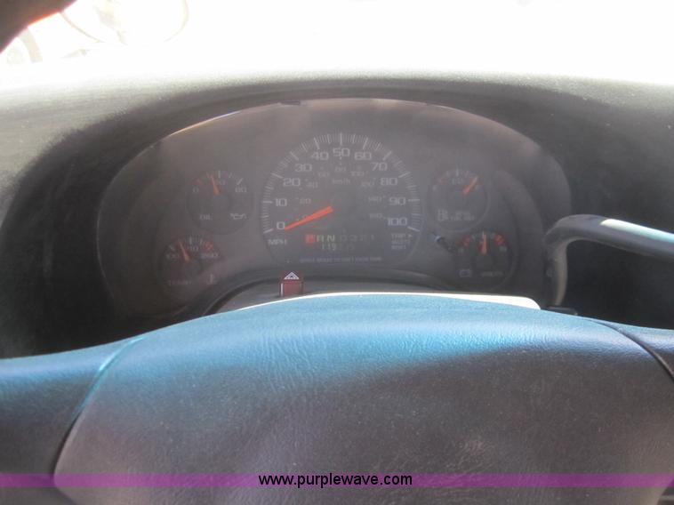 image for item B3019 2001 Chevrolet Express G3500 school bus