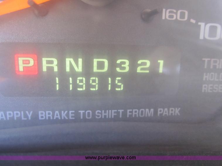 image for item B3019 2001 Chevrolet Express G3500 school bus