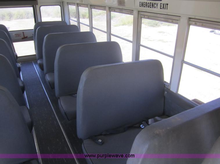 image for item B3019 2001 Chevrolet Express G3500 school bus