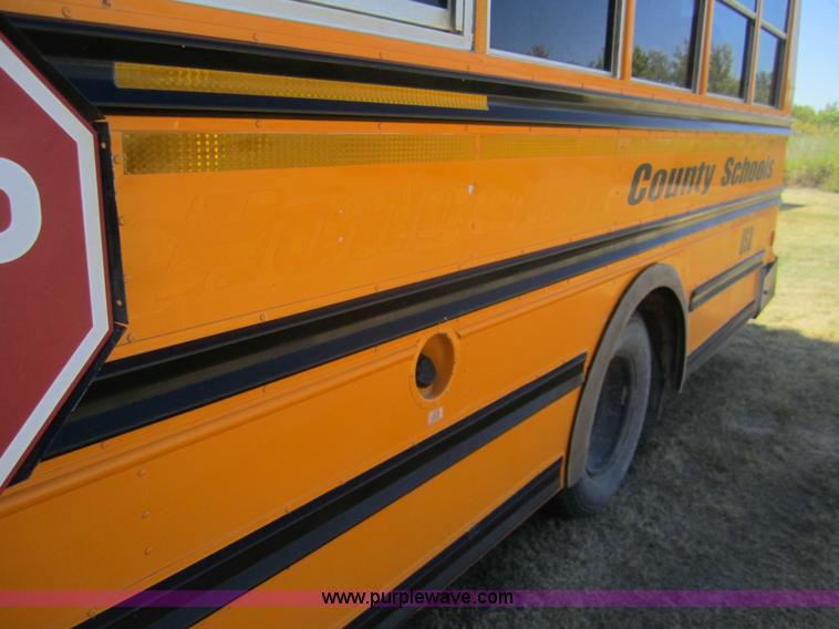 image for item B3019 2001 Chevrolet Express G3500 school bus