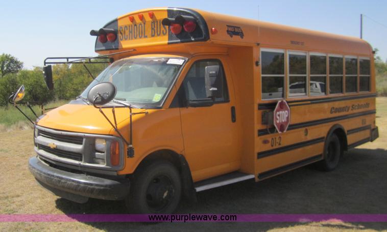 image for item B3020 2001 Chevrolet Express G3500 school bus
