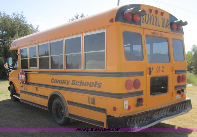 image for item B3020 2001 Chevrolet Express G3500 school bus
