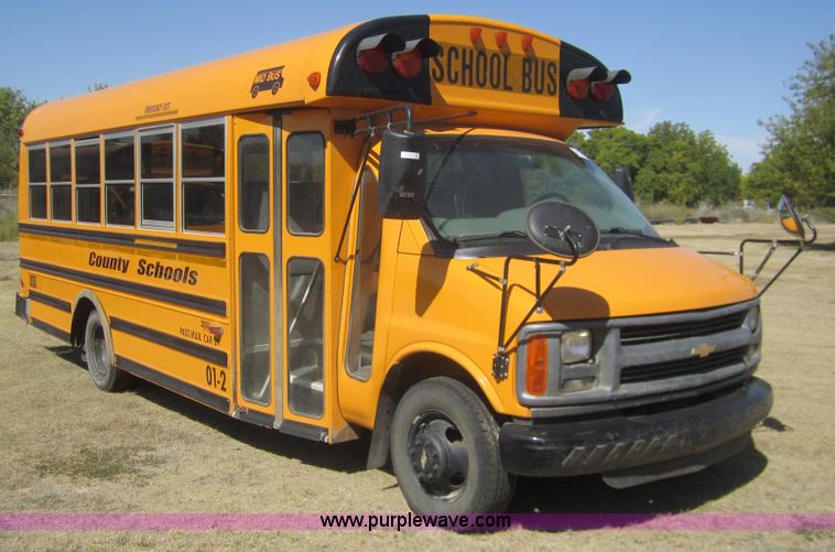 image for item B3020 2001 Chevrolet Express G3500 school bus
