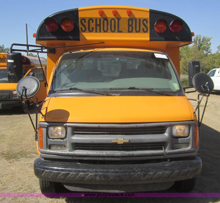 image for item B3020 2001 Chevrolet Express G3500 school bus