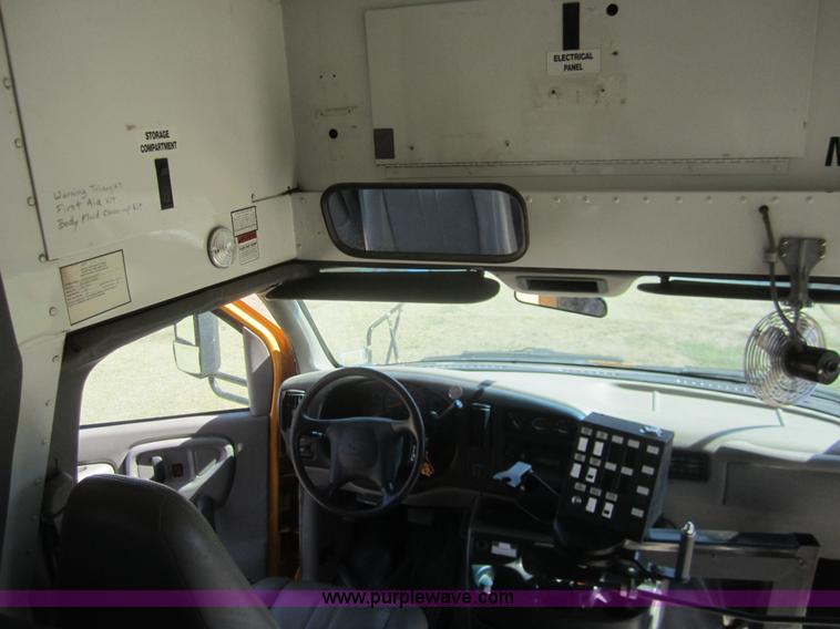 image for item B3020 2001 Chevrolet Express G3500 school bus