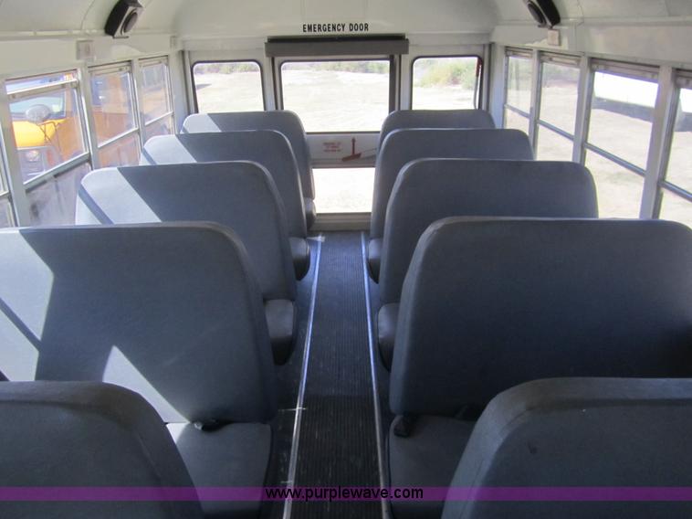 image for item B3020 2001 Chevrolet Express G3500 school bus