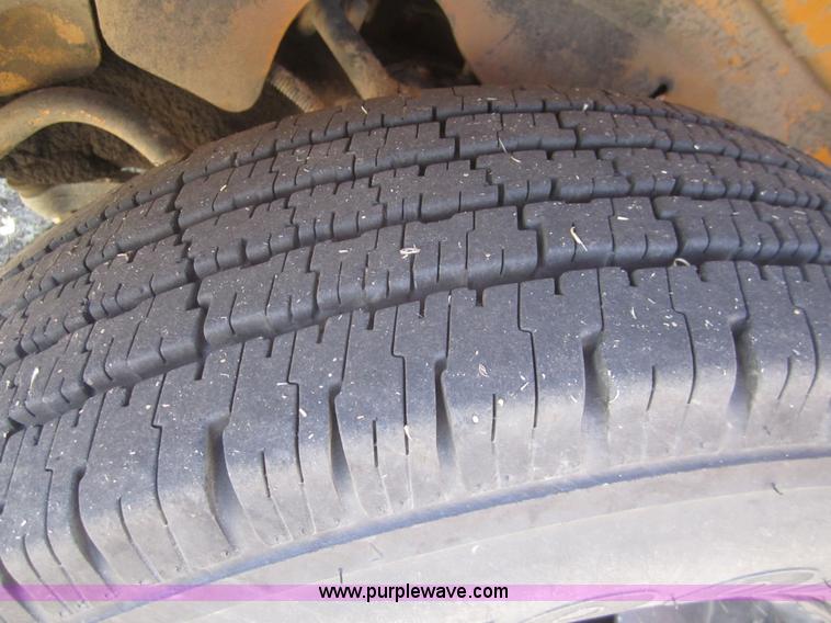 image for item B3020 2001 Chevrolet Express G3500 school bus