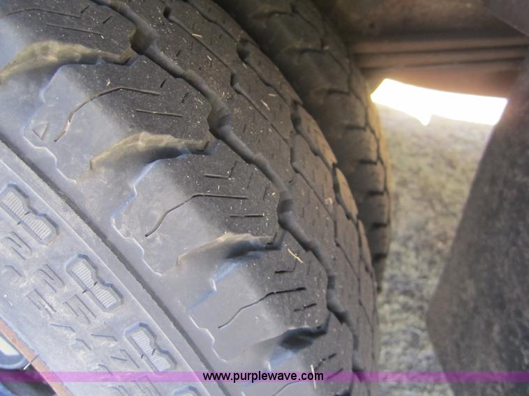 image for item B3020 2001 Chevrolet Express G3500 school bus